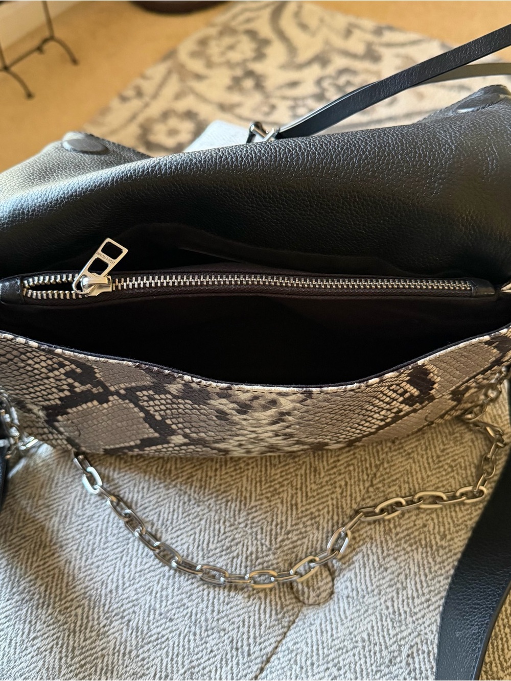 Zadig & Voltaire
Snake print chain Crossbody in Black and Cream - Picture 5 of 6